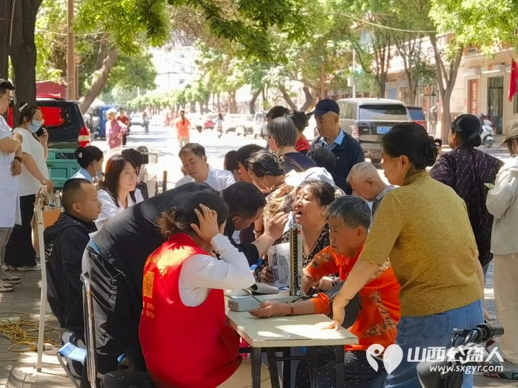 志愿服务进社区健康活动暖人心----2026年6月10日介休市敬老协会走进介休市北坛街道花园街社区为社区所有老人爱心理发义诊让社区充满温情与暖意 - 第41张 - 山西公益人 志愿服务进社区健康活动暖人心----2026年6月10日介休市敬老协会走进介休市北坛街道花园街社区为社区所有老人爱心理发义诊让社区充满温情与暖意 - 第41张