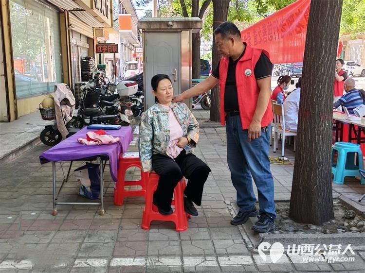 志愿服务进社区健康活动暖人心----2026年6月10日介休市敬老协会走进介休市北坛街道花园街社区为社区所有老人爱心理发义诊让社区充满温情与暖意 - 第37张 - 山西公益人 志愿服务进社区健康活动暖人心----2026年6月10日介休市敬老协会走进介休市北坛街道花园街社区为社区所有老人爱心理发义诊让社区充满温情与暖意 - 第37张