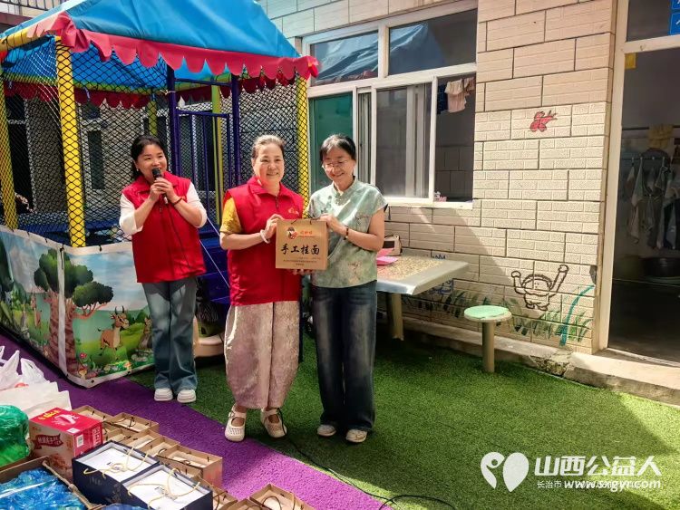 暖心相伴关爱同行守护特殊儿童纯真童年----长治市爱心妈妈志愿服务协会走进启明星智障儿童托养中心开展爱心帮扶活动捐助现金3000元个人捐助现金1000元及各种生活物资 - 第7张