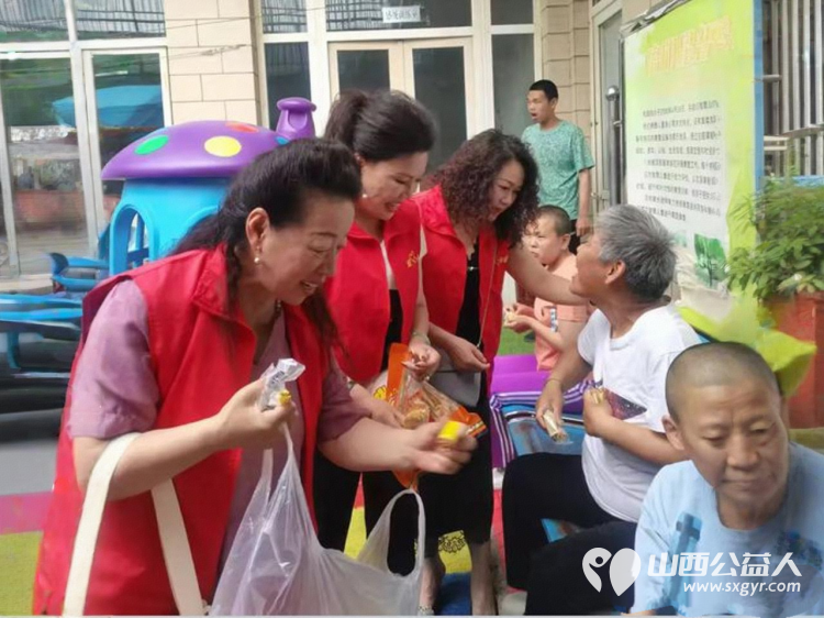 暖心相伴关爱同行守护特殊儿童纯真童年----长治市爱心妈妈志愿服务协会走进启明星智障儿童托养中心开展爱心帮扶活动捐助现金3000元个人捐助现金1000元及各种生活物资 - 第14张