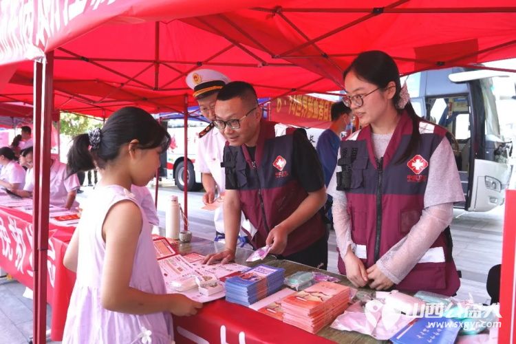 45600ml热血长治这里暖心一幕上演为生命接力 由长治市卫生健康委员会、长治市红十字会、长治市中心血站2026年世界献血者日主题宣传暨无偿献血宣传月启动仪式在我市举行 - 第11张 - 山西公益人 45600ml热血长治这里暖心一幕上演为生命接力 由长治市卫生健康委员会、长治市红十字会、长治市中心血站2026年世界献血者日主题宣传暨无偿献血宣传月启动仪式在我市举行 - 第11张