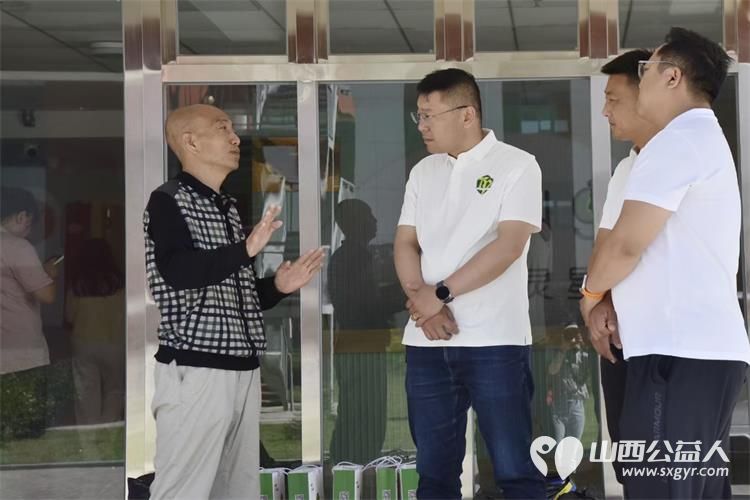 感谢太原天悦足球俱乐部携手太原市足协走进太原市灵星社区服务中心为孤独症孩子们创造更多参与社会融合的机会 - 第4张 - 山西公益人 感谢太原天悦足球俱乐部携手太原市足协走进太原市灵星社区服务中心为孤独症孩子们创造更多参与社会融合的机会 - 第4张