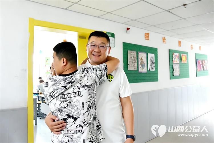 感谢太原天悦足球俱乐部携手太原市足协走进太原市灵星社区服务中心为孤独症孩子们创造更多参与社会融合的机会 - 第5张 - 山西公益人 感谢太原天悦足球俱乐部携手太原市足协走进太原市灵星社区服务中心为孤独症孩子们创造更多参与社会融合的机会 - 第5张