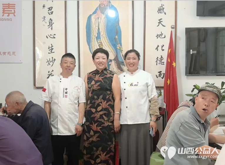 粽香裹寿桃温情满雨花----长治市小雨点公益思源组端午特别活动走进长治市雨花斋二部开展了一场别开生面的提前过端午免费供餐活动 - 第1张 - 山西公益人 粽香裹寿桃温情满雨花----长治市小雨点公益思源组端午特别活动走进长治市雨花斋二部开展了一场别开生面的提前过端午免费供餐活动 - 第1张