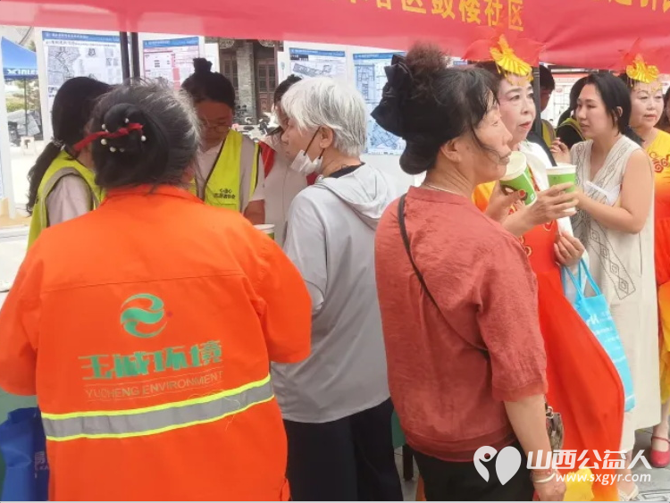 五月端午志愿忙｜晋中市太谷区心连心志愿者协会端午节联合协成乾客栈、鼓楼社区在太谷古县衙前广场、协成乾(协会古城驿站)精心熬制银耳雪梨汤开展端午送清凉公益活动 - 第8张