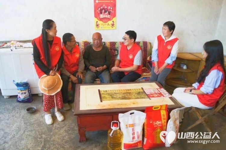 粽叶飘香端午安康探望乡村孤寡老人----长治市正能量公益协会志愿服务团队三队走进屯留区路村乡东洼村看望四位孤寡老人感谢李素春、李素伟、李周全三位爱心人士每人捐助400元现金给四位老人 - 第20张 - 山西公益人 粽叶飘香端午安康探望乡村孤寡老人----长治市正能量公益协会志愿服务团队三队走进屯留区路村乡东洼村看望四位孤寡老人感谢李素春、李素伟、李周全三位爱心人士每人捐助400元现金给四位老人 - 第20张