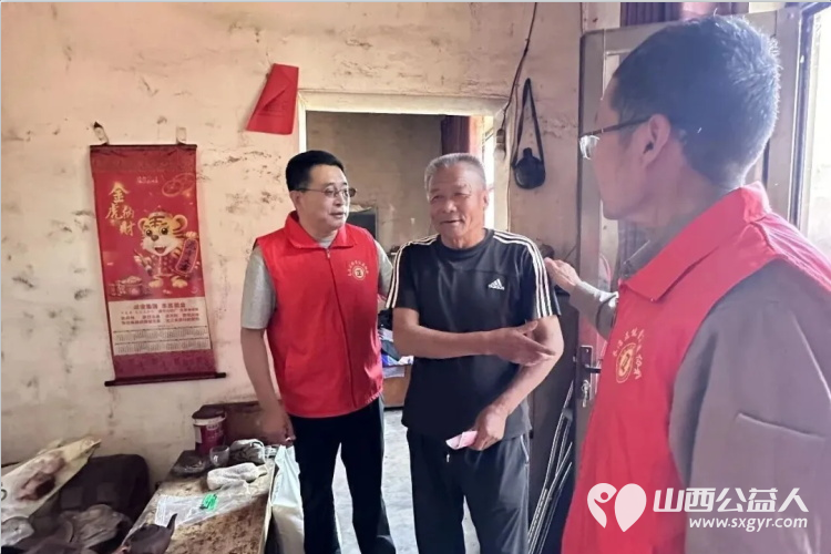 粽叶飘香端午安康探望乡村孤寡老人----长治市正能量公益协会志愿服务团队三队走进屯留区路村乡东洼村看望四位孤寡老人感谢李素春、李素伟、李周全三位爱心人士每人捐助400元现金给四位老人 - 第12张 - 山西公益人 粽叶飘香端午安康探望乡村孤寡老人----长治市正能量公益协会志愿服务团队三队走进屯留区路村乡东洼村看望四位孤寡老人感谢李素春、李素伟、李周全三位爱心人士每人捐助400元现金给四位老人 - 第12张