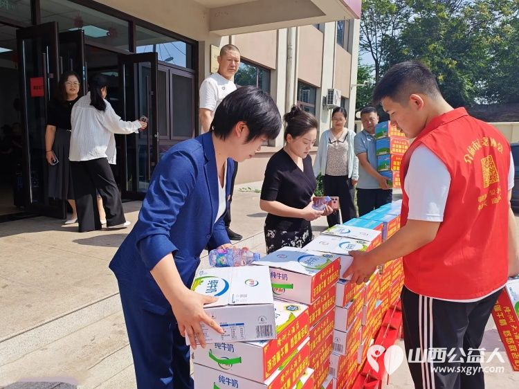 粽叶飘香迎端午公益送温情爱暖敬老院----2026年6月17日介休市敬老协会志愿者抵达义棠镇区域养老服务中心为院内老人送上粽子牛奶馍片等丰富慰问物资 - 第19张 - 山西公益人 粽叶飘香迎端午公益送温情爱暖敬老院----2026年6月17日介休市敬老协会志愿者抵达义棠镇区域养老服务中心为院内老人送上粽子牛奶馍片等丰富慰问物资 - 第19张