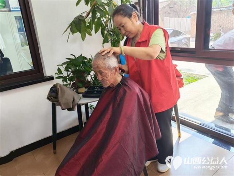 粽叶飘香迎端午公益送温情爱暖敬老院----2026年6月17日介休市敬老协会志愿者抵达义棠镇区域养老服务中心为院内老人送上粽子牛奶馍片等丰富慰问物资 - 第15张 - 山西公益人 粽叶飘香迎端午公益送温情爱暖敬老院----2026年6月17日介休市敬老协会志愿者抵达义棠镇区域养老服务中心为院内老人送上粽子牛奶馍片等丰富慰问物资 - 第15张