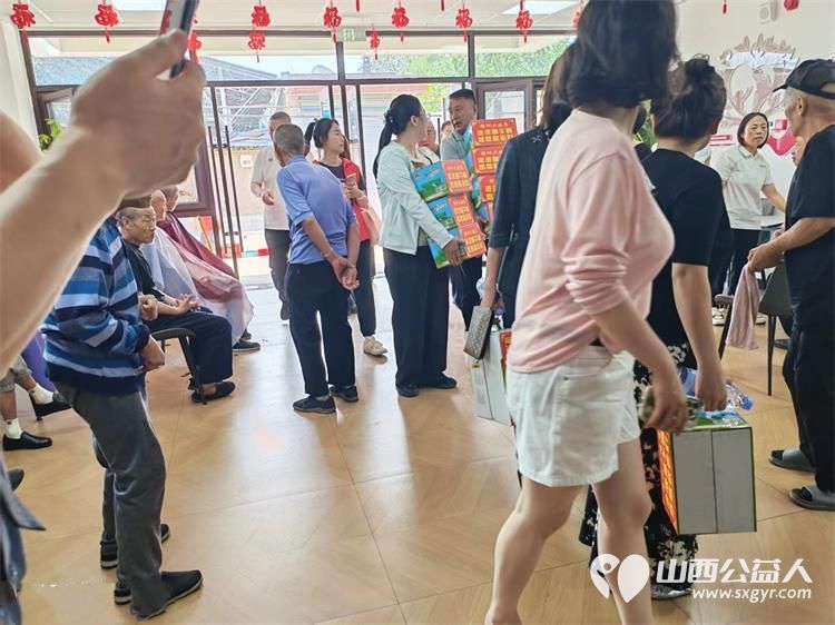 粽叶飘香迎端午公益送温情爱暖敬老院----2026年6月17日介休市敬老协会志愿者抵达义棠镇区域养老服务中心为院内老人送上粽子牛奶馍片等丰富慰问物资 - 第26张 - 山西公益人 粽叶飘香迎端午公益送温情爱暖敬老院----2026年6月17日介休市敬老协会志愿者抵达义棠镇区域养老服务中心为院内老人送上粽子牛奶馍片等丰富慰问物资 - 第26张