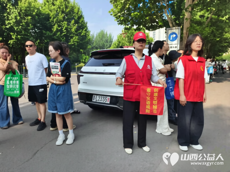 暖心护考筑梦起航｜临汾市文明交通志愿者协会志愿红守护中考路179名志愿者奔赴市区各考点与执勤交警并肩值守全力做好交通疏导与秩序维护 - 第15张