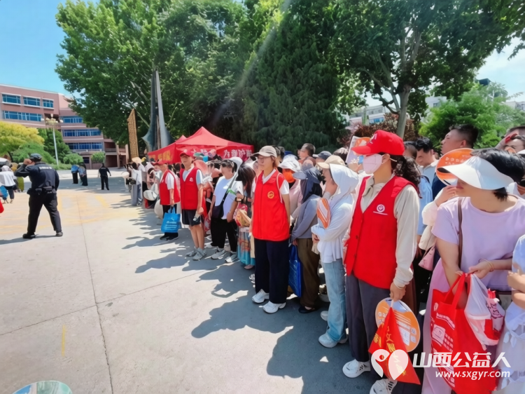 暖心护考筑梦起航｜临汾市文明交通志愿者协会志愿红守护中考路179名志愿者奔赴市区各考点与执勤交警并肩值守全力做好交通疏导与秩序维护 - 第8张
