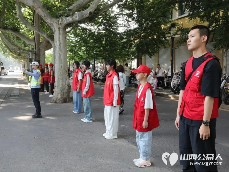 暖心护考筑梦起航｜临汾市文明交通志愿者协会志愿红守护中考路179名志愿者奔赴市区各考点与执勤交警并肩值守全力做好交通疏导与秩序维护 - 第10张