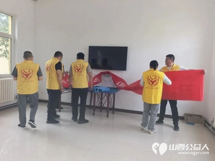 端午有爱温暖常在----河曲县爱华公益志愿者协会携手鼎盛果蔬批发带着32箱粽子走进巡镇养老院看望32位老人开展端午志愿服务活动用陪伴与温情为老人们送上节日的祝福与关怀 - 第5张 - 山西公益人 端午有爱温暖常在----河曲县爱华公益志愿者协会携手鼎盛果蔬批发带着32箱粽子走进巡镇养老院看望32位老人开展端午志愿服务活动用陪伴与温情为老人们送上节日的祝福与关怀 - 第5张