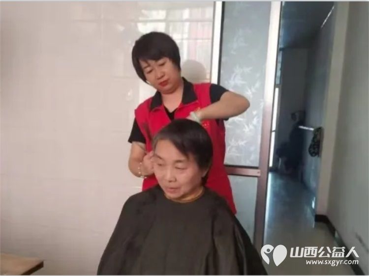 阳泉市义工联合会2026年5月幸福家园敬老服务30名义工服务了18次30名义工对各社区的13位服务对象提供了志愿服务服务总时长达118小时 - 第2张 - 山西公益人 阳泉市义工联合会2026年5月幸福家园敬老服务30名义工服务了18次30名义工对各社区的13位服务对象提供了志愿服务服务总时长达118小时 - 第2张