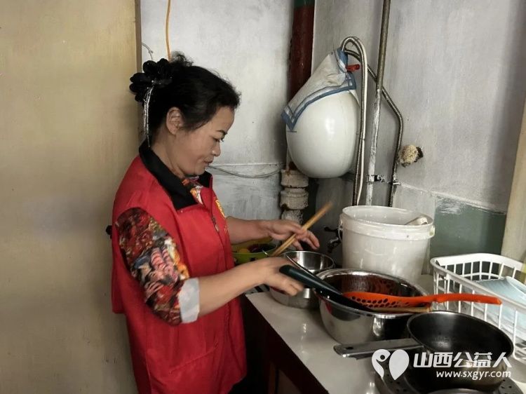 阳泉市义工联合会2026年5月幸福家园敬老服务30名义工服务了18次30名义工对各社区的13位服务对象提供了志愿服务服务总时长达118小时 - 第15张 - 山西公益人 阳泉市义工联合会2026年5月幸福家园敬老服务30名义工服务了18次30名义工对各社区的13位服务对象提供了志愿服务服务总时长达118小时 - 第15张