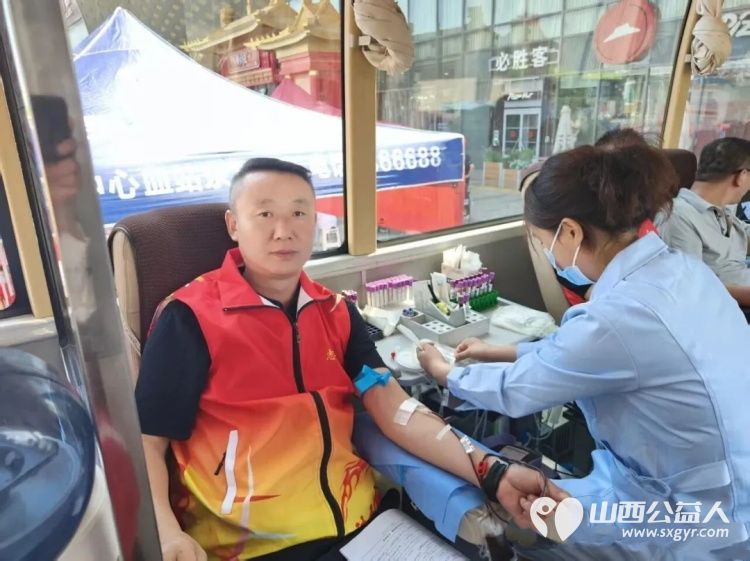 长治市义工协会组织志愿者参与长治市2026年世界献血者日无偿献血主题公益活动长治市义工协会应急献血队正式获授牌并多人无偿献血 - 第6张 - 山西公益人 长治市义工协会组织志愿者参与长治市2026年世界献血者日无偿献血主题公益活动长治市义工协会应急献血队正式获授牌并多人无偿献血 - 第6张