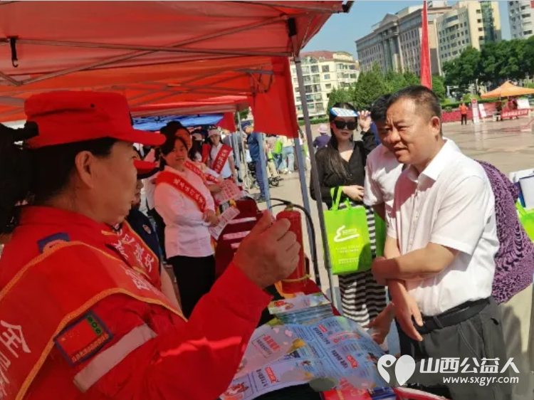 人人讲安全个个会应急｜吕梁市中志协救援队联合离石消防开展安全生产月主题宣传活动常态化参与防灾减灾消防安全应急避险隐患科普各类公益活动 - 第2张