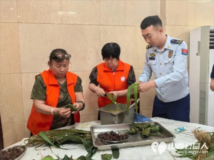 浓情端午进红门携手共包暖心粽----忻州市消防志愿者协会走进和平街消防站开展端午致敬消防主题活动与消防指战员共度温馨传统佳节将平安祝福融入节日互动之中 - 第2张 - 山西公益人 浓情端午进红门携手共包暖心粽----忻州市消防志愿者协会走进和平街消防站开展端午致敬消防主题活动与消防指战员共度温馨传统佳节将平安祝福融入节日互动之中 - 第2张