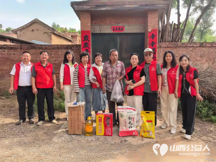 情暖端午·扶弱敬老 长治圆梦公益协会志愿者奔赴沁县故县镇里里沟村、余沟、暖泉村开展公益走访活动把米面粮油日用物资与节日温情送到困难群众家中以长久不变的热忱践行公益初心 - 第6张