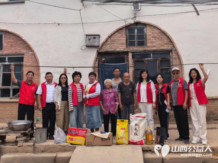 情暖端午·扶弱敬老 长治圆梦公益协会志愿者奔赴沁县故县镇里里沟村、余沟、暖泉村开展公益走访活动把米面粮油日用物资与节日温情送到困难群众家中以长久不变的热忱践行公益初心 - 第1张