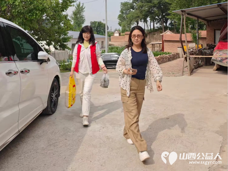 情暖端午·扶弱敬老 长治圆梦公益协会志愿者奔赴沁县故县镇里里沟村、余沟、暖泉村开展公益走访活动把米面粮油日用物资与节日温情送到困难群众家中以长久不变的热忱践行公益初心 - 第14张