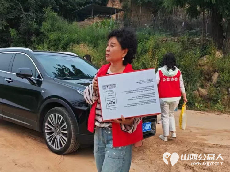 情暖端午·扶弱敬老 长治圆梦公益协会志愿者奔赴沁县故县镇里里沟村、余沟、暖泉村开展公益走访活动把米面粮油日用物资与节日温情送到困难群众家中以长久不变的热忱践行公益初心 - 第21张