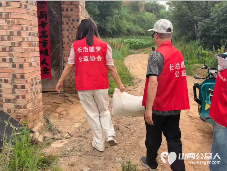 情暖端午·扶弱敬老 长治圆梦公益协会志愿者奔赴沁县故县镇里里沟村、余沟、暖泉村开展公益走访活动把米面粮油日用物资与节日温情送到困难群众家中以长久不变的热忱践行公益初心 - 第16张