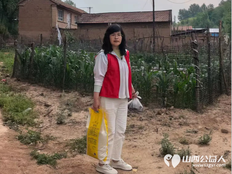 情暖端午·扶弱敬老 长治圆梦公益协会志愿者奔赴沁县故县镇里里沟村、余沟、暖泉村开展公益走访活动把米面粮油日用物资与节日温情送到困难群众家中以长久不变的热忱践行公益初心 - 第19张