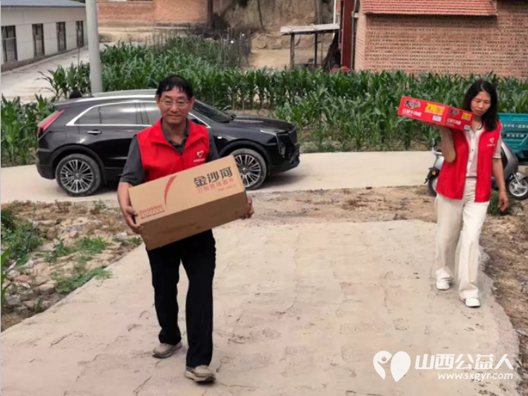 情暖端午·扶弱敬老 长治圆梦公益协会志愿者奔赴沁县故县镇里里沟村、余沟、暖泉村开展公益走访活动把米面粮油日用物资与节日温情送到困难群众家中以长久不变的热忱践行公益初心 - 第9张