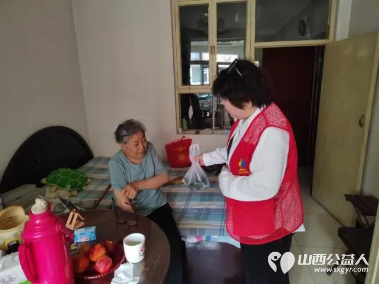 科普迎端午粽情暖人心----平阳路街道滨东社区联合贝壳公益太原站和登贵堂中医馆开展智慧助老公益活动暨浓情端午粽飘香传统文化邻里联谊活动 - 第1张