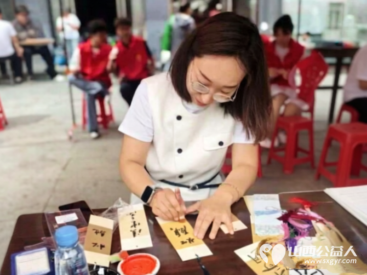 先锋力量 丨共青团吕梁市委部署各县市区团组织460余名青年志愿者全城守护暖心相伴传递着共青团组织和青年志愿者对考生的关爱与祝福 - 第35张