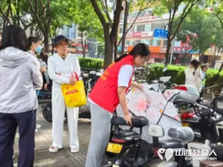 先锋力量 丨共青团吕梁市委部署各县市区团组织460余名青年志愿者全城守护暖心相伴传递着共青团组织和青年志愿者对考生的关爱与祝福 - 第28张