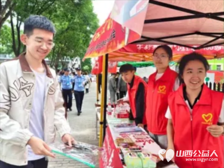 先锋力量 丨共青团吕梁市委部署各县市区团组织460余名青年志愿者全城守护暖心相伴传递着共青团组织和青年志愿者对考生的关爱与祝福 - 第22张