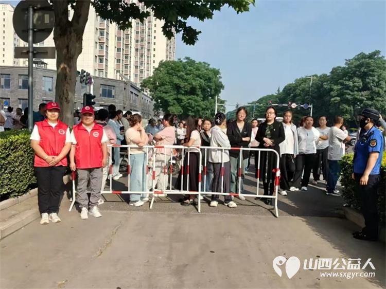潞城区正能量公益协会以志愿之名为七一献礼为中考护航以暖心志愿行动助力考生顺利应考彰显党建引领公益服务的担当与风采 - 第26张