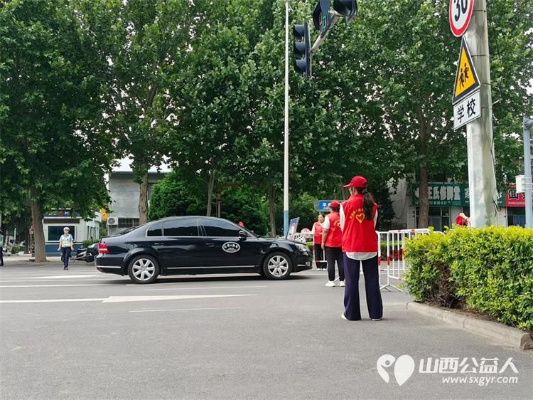 潞城区正能量公益协会以志愿之名为七一献礼为中考护航以暖心志愿行动助力考生顺利应考彰显党建引领公益服务的担当与风采 - 第15张