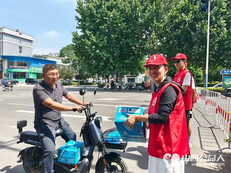潞城区正能量公益协会以志愿之名为七一献礼为中考护航以暖心志愿行动助力考生顺利应考彰显党建引领公益服务的担当与风采 - 第11张