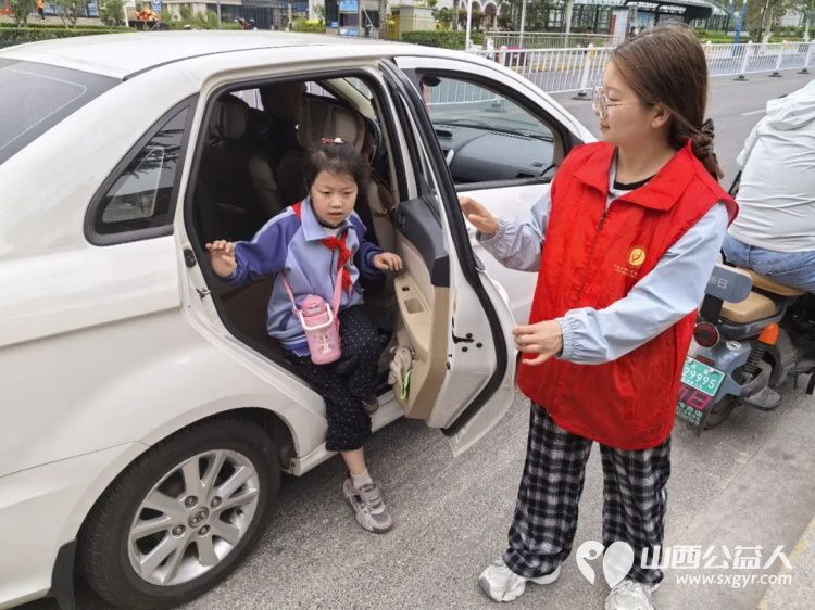 爱心护学岗暖心护成长----2026年5月阳泉市义工联合会护学岗服务护学岗服务共35次91人次参加服务服务时长共计5460分钟守护着小学生的上学平安路 - 第57张