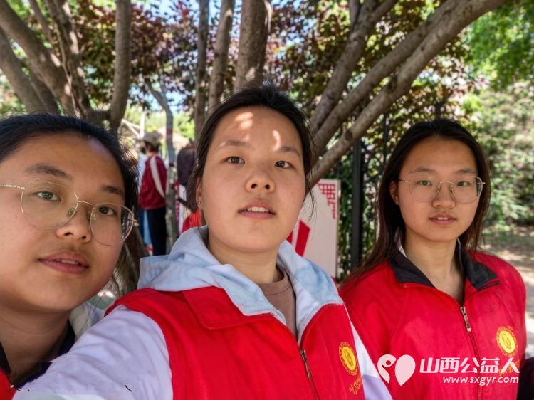 爱心护学岗暖心护成长----2026年5月阳泉市义工联合会护学岗服务护学岗服务共35次91人次参加服务服务时长共计5460分钟守护着小学生的上学平安路 - 第20张