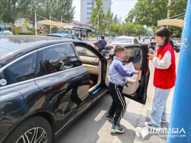 爱心护学岗暖心护成长----2026年5月阳泉市义工联合会护学岗服务护学岗服务共35次91人次参加服务服务时长共计5460分钟守护着小学生的上学平安路 - 第36张