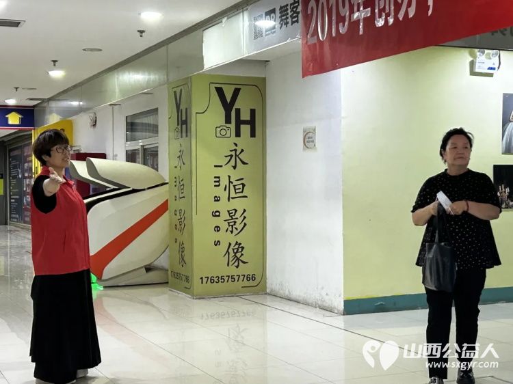 阳泉市义工联合会携阳泉九达国际影城邀请99位老人免费观看了热播电影《给阿嬷的情书》陪他们看一场电影让温暖陪伴点亮老人们的幸福时光 - 第3张