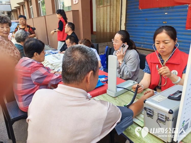 志愿服务进社区健康活动暖人心----介休市敬老协会2026年6月24日走进介休市西关街道汾秀街社区为社区所有老人爱心理发义诊温柔守护每位长者 - 第25张