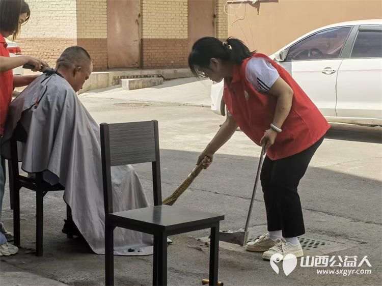 志愿服务进社区健康活动暖人心----介休市敬老协会2026年6月24日走进介休市西关街道汾秀街社区为社区所有老人爱心理发义诊温柔守护每位长者 - 第17张