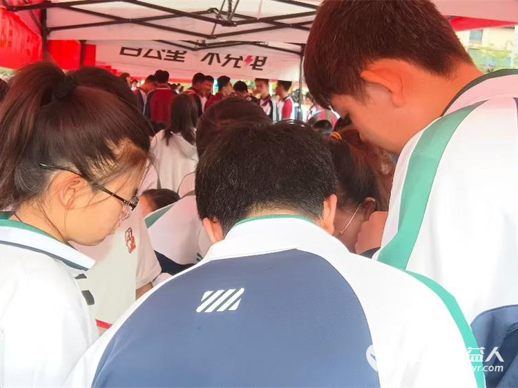 盛夏执光同心筑梦志愿护航中考----晋中市太谷区心连心志愿者守护少年逐梦之路奔赴太谷中学中考考点开展为期三天的爱心助考志愿服务活动 - 第8张