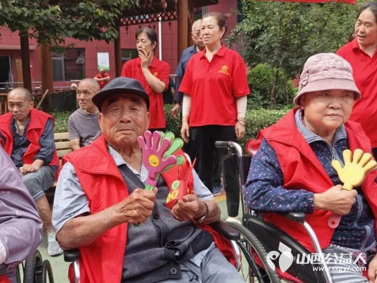 父爱绵长生辰温暖|太原市比家美养老院双份暖意温暖相伴夕阳红致敬院内可敬可爱的父辈长者们为生辰寿星庆福寿暖时光 - 第3张 - 山西公益人 父爱绵长生辰温暖|太原市比家美养老院双份暖意温暖相伴夕阳红致敬院内可敬可爱的父辈长者们为生辰寿星庆福寿暖时光 - 第3张