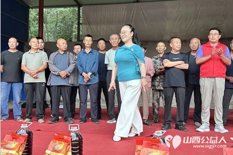 迎七一感党恩百年征程为民造福颂党歌念党情民族复兴再创伟业----长治正能量公益协会志愿服务团队三队联手屯留区晨曦合唱团在屯留区姚家岭村举办歌颂伟大的党文艺演出活动 - 第11张