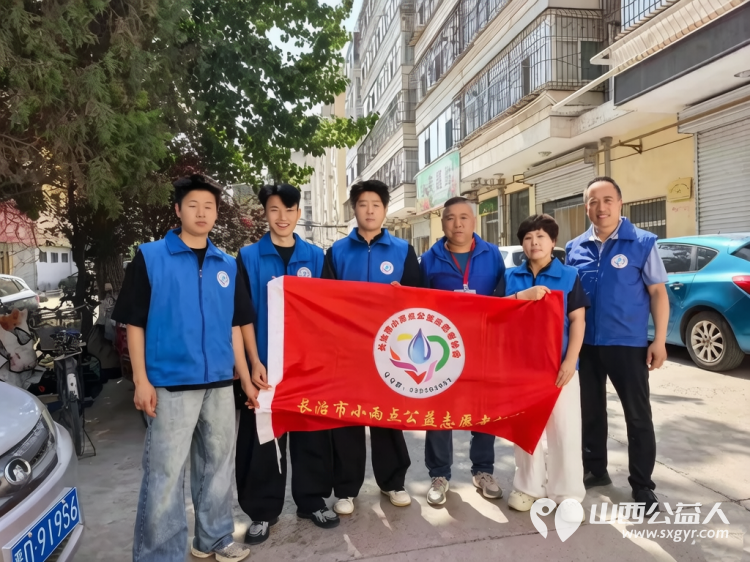 因为爱所以奉献----长治市小雨点公益志愿者协会六名志愿者来到隆福饭店免费素食餐厅(原雨花斋二部)为那里的老人进行义务理发义务帮厨活动 - 第1张 - 山西公益人 因为爱所以奉献----长治市小雨点公益志愿者协会六名志愿者来到隆福饭店免费素食餐厅(原雨花斋二部)为那里的老人进行义务理发义务帮厨活动 - 第1张