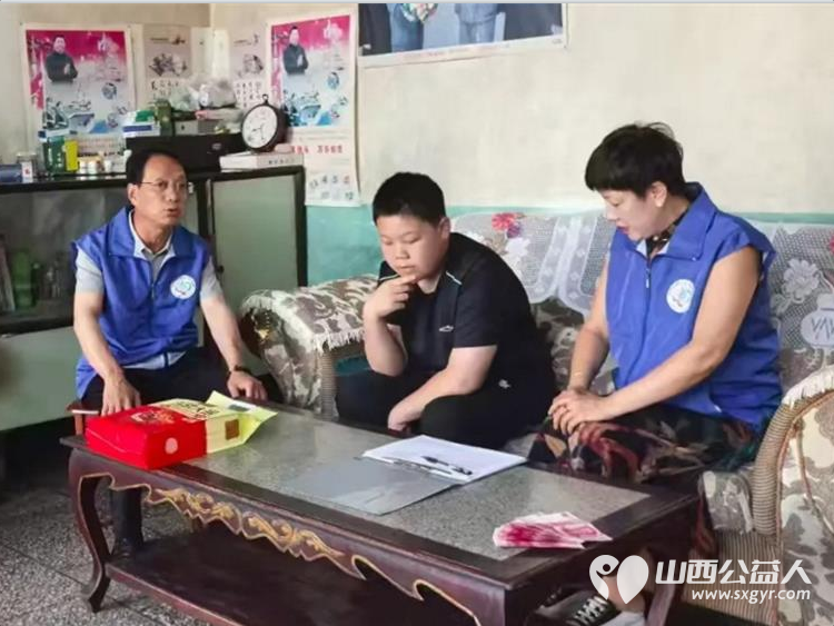 长治市小雨点公益志愿者协会思源组开展了帮扶儿童回访活动准备了五常大米每家一袋帮扶金每人1000元将切实帮助帮扶家庭缓解部分生活压力 - 第2张