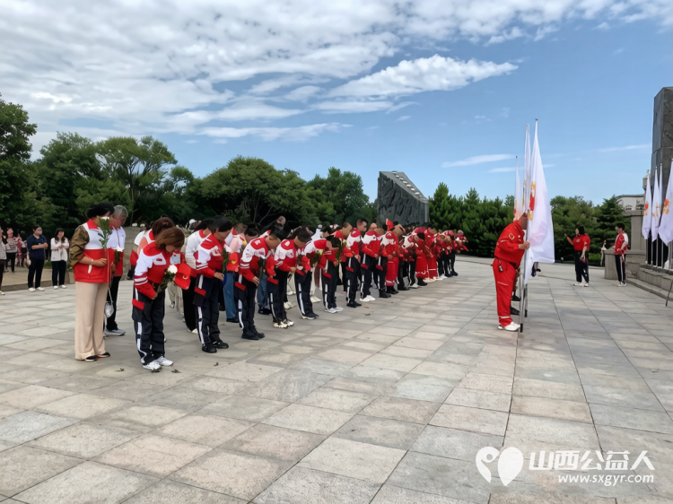 赓续百团精神勇担时代使命----阳泉市红十字纵擎救援队开展红色教育主题活动组织队员前往狮脑山百团大战纪念碑景区缅怀革命先烈传承奋斗精神淬炼救援初心 - 第3张