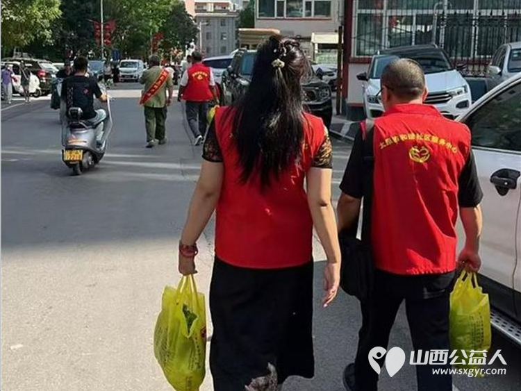 庆七一践初心暖民心献大爱----太原市和谐社区联合赵海生雷锋团在享堂社区开展公益义剪爱心蔬菜慰问活动为辖区老人残疾及困难家庭送上节日温暖 - 第12张 - 山西公益人 庆七一践初心暖民心献大爱----太原市和谐社区联合赵海生雷锋团在享堂社区开展公益义剪爱心蔬菜慰问活动为辖区老人残疾及困难家庭送上节日温暖 - 第12张